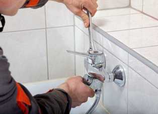 Как правильно установить смеситель в ванной комнате: советы профессионала