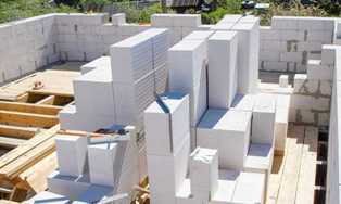 Какие бетонные блоки подойдут для строительства стен