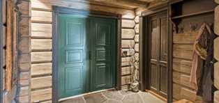Преимущества и особенности деревянных дверей: выбираем лучшую опцию