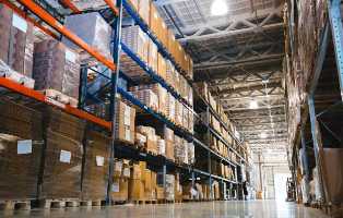 Производственные помещения и склады: как выбрать оптимальное помещение для вашего бизнеса